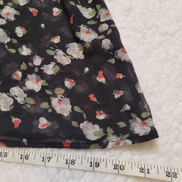 Romy | Sheer Floral Blouse - Picture 12 of 13